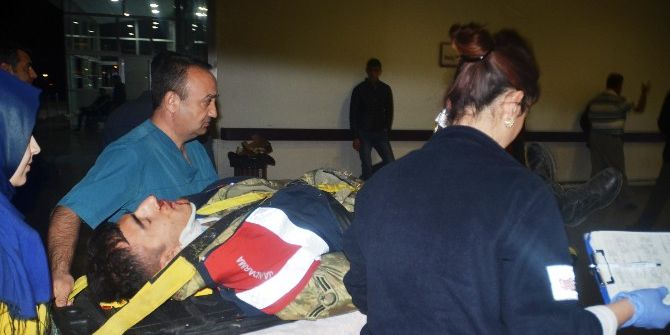 Yol Kontrolü Yapan Askerlere Tır Çarptı: 1 Asker Şehit Oldu, 1 Asker Yaralandı