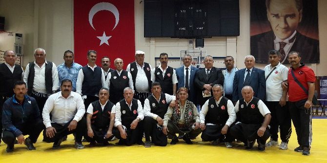 Geleneksel Spor Dalları Federasyonu Başkanı Ceylan, Aba Güreşini Anlattı