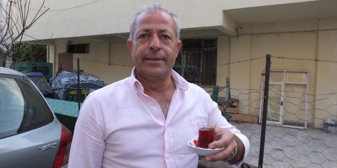 Burhaniyeli Elektrikçi Günde 90 Bardak Çay İçiyor