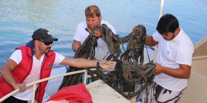 Gökova Koylarında Deniz Dibi Temizliği