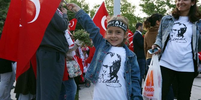 Yenimahalle Belediyesi 29 Ekimi Işın Karaca İle Kutlayacak