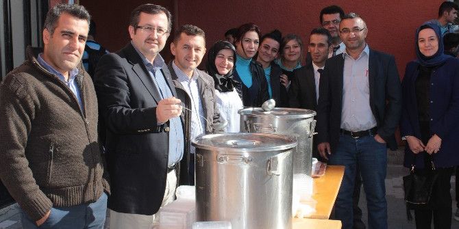 Okullardan Aşure İkramı