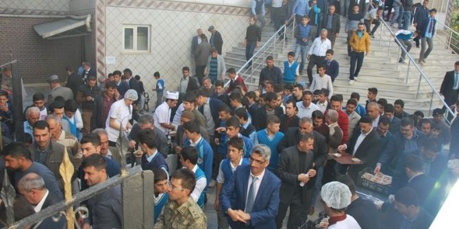 Kaymakamlık Aşure Dağıttı