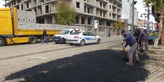 Kars Belediyesi Asfalt Çalışmlarını Sürdürüyor