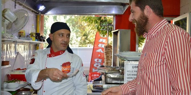 Bu Da Askıda Döner, Çorba Ve Yemek