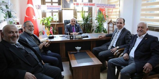 Başkan Altay, Muhtarlar Derneğini Ziyaret Etti