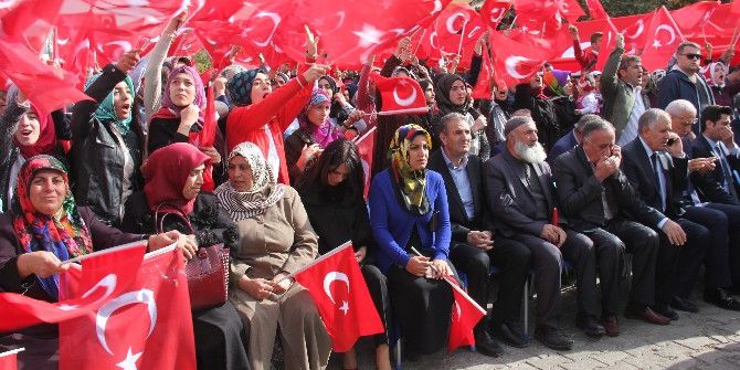 Bingöl’ün Genç İlçesinde Teröre Lanet