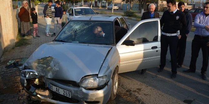 Otomobil Evin Duvarına Çarptı: 1 Yaralı