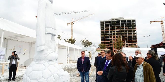 Beylikdüzü Heykel Şehrine Dönüşüyor