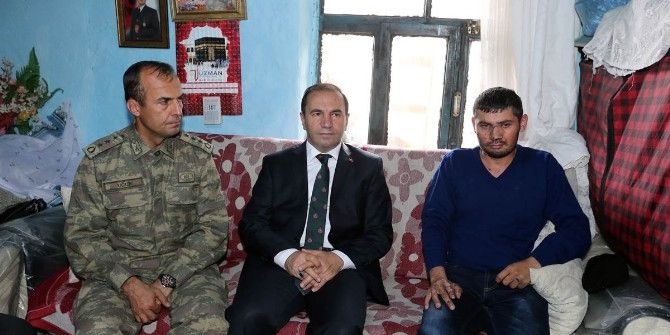 Işık İle Uğur’dan Yaralı Askere Ziyaret