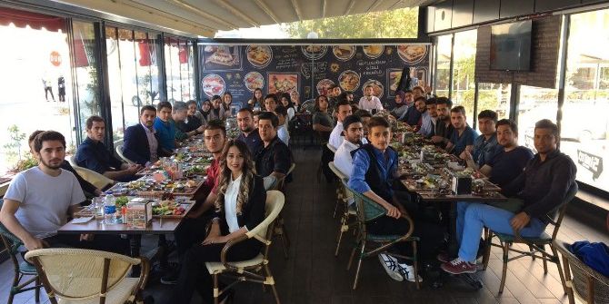 İletişim Öğrencileri Tanışma Kahvaltısında Bir Araya Geldi