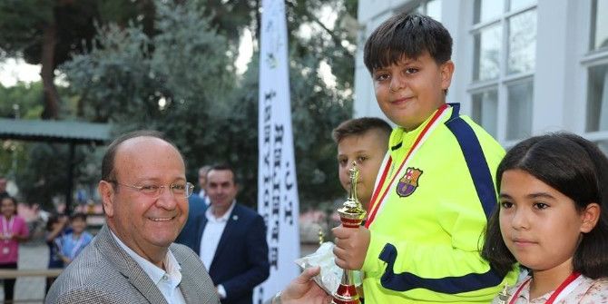 Efeler’de Satranç Turnuvası Ödülleri Sahiplerini Buldu