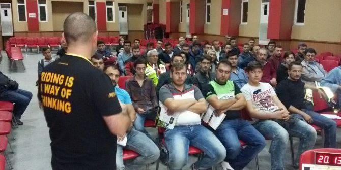 Motosiklet Tutkunları Eğitimden Geçti