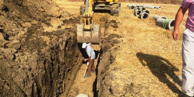 İçme Suyu Ve Yağmur Suyu Döşeme Hattı Çalışması