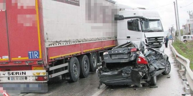 Tır Otomobili Biçti: 1 Yaralı