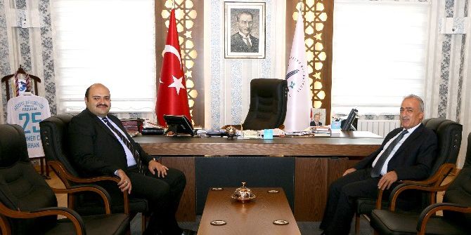 Rektör Çomaklı’dan Başkan Orhan’a Ziyaret