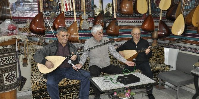 Kars’ta Çeşitleriyle Mani Atışması