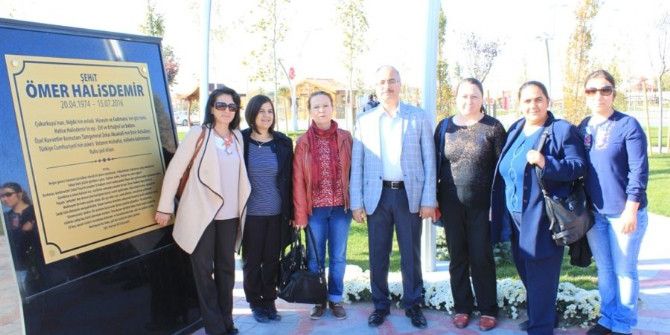 Adliye Personeli Ve Yunus Ekipleri, Kahraman Halisdemir’in Kabrini Ziyaret Etti