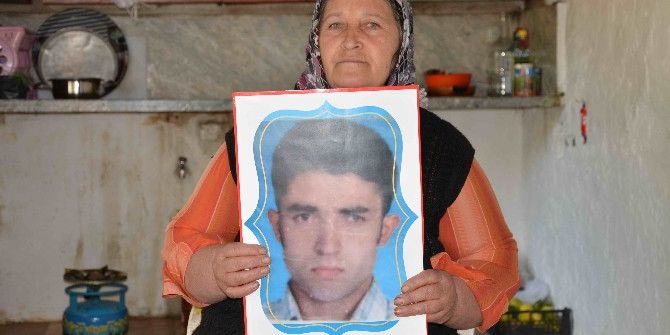 7 Yıl Önce Kaybolan Oğlunu Arıyor