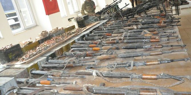 Pkk Operasyonunda Ele Geçirilen Silahlar Sergilendi