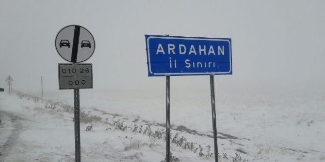 Sahara Geçidi Karla Kaplandı