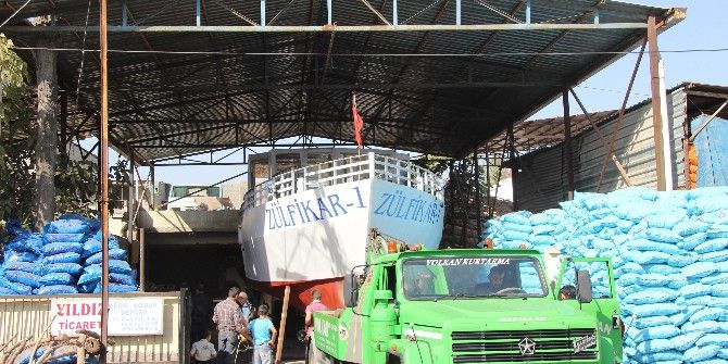 Denizi Olmayan Kahramanmaraş’ta Odun Ambarında Tekne Yaptı