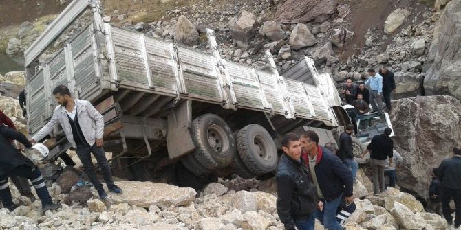 Yüksekova’da Trafik Kazası: 1 Ölü