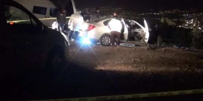 Arabanın İçinde Tabancayla Vurulmuş Halde Bulundu