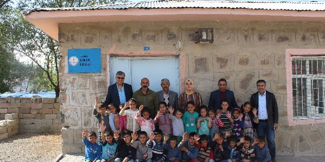 İnşaat Firmasından Köy Okullarına Yardım