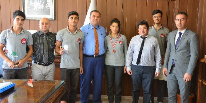 Abdulkadir Perşembe Vakfı Mesleki Ve Teknik Anadolu Lisesi’nden Müdür Koca’ya Ziyaret