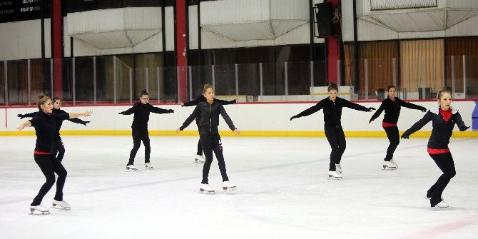 Yenimahalle’de Senkronize Buz Pateni Takımı Kuruldu