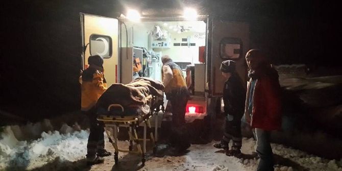 Kardan Dolayı Mahsur Kalan Hasta İşçiler Kurtarıldı