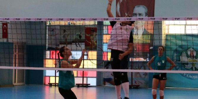 Manisa’nın Sultanları, Vakıfbank Hazırlıklarını Sürdürüyor