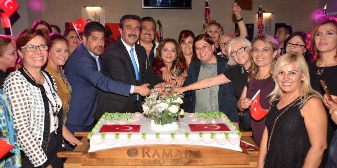 İşkad Cumhuriyet Pastası Kesti