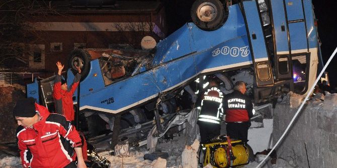 9’u Üniversiteli 11 Kişinin Öldüğü Kazada Midibüs Sürücüsünün Cezası 10 Yıla Çıktı