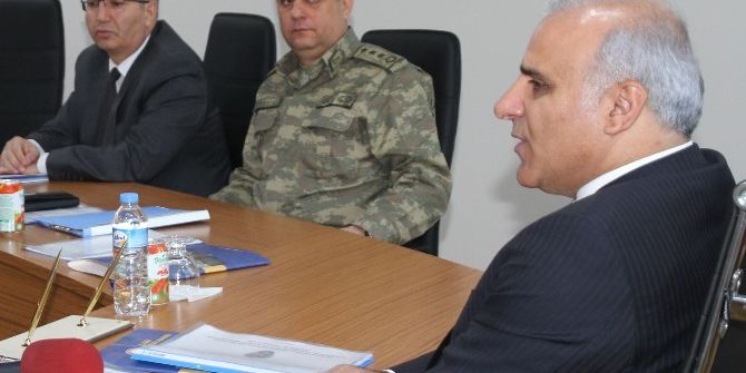 Elazığspor-malatyaspor Maçı Her İki Takım Taraftarına Açıldı