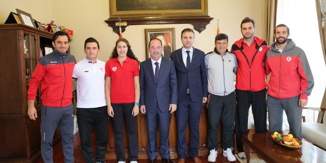 Edirnespor Kulübü’nün Sporcularından Belediye Başkanı Gürkan’a Ziyaret