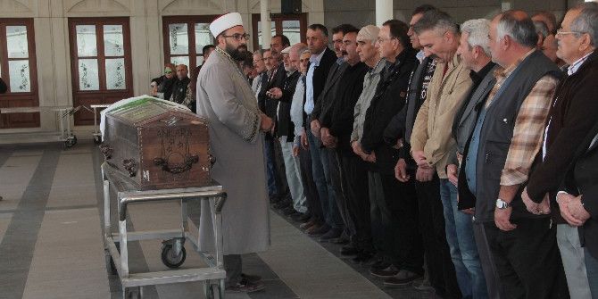 Antalya’da Cesedine 9 Gün Sonra Ulaşılan Fulya Özdemir Son Yolculuğuna Uğurlandı