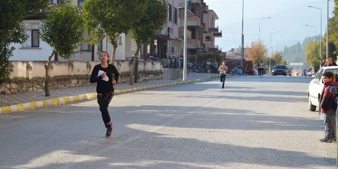Kargı Panayır Etkinliklerinde Atletizm Yarışları Yapıldı