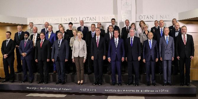 Nato Savunma Bakanlarından Aile Fotoğrafı