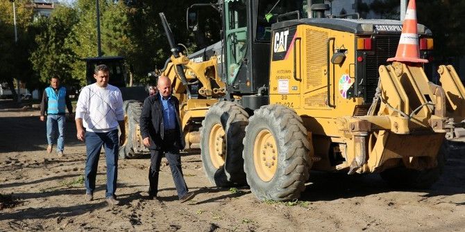 Başkan Çolakbayrakdar Yol Çalışmalarını Yerinde İnceledi