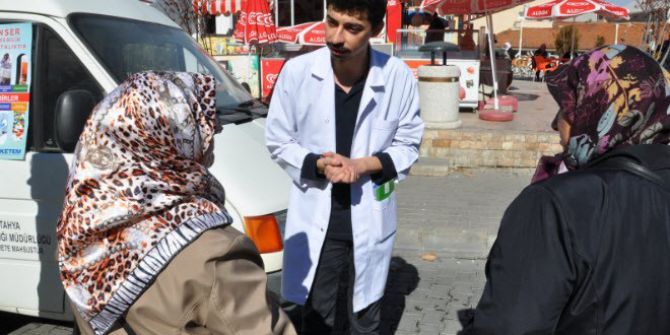 Simav’da Doktorlar Halkı Bilgilendirdi