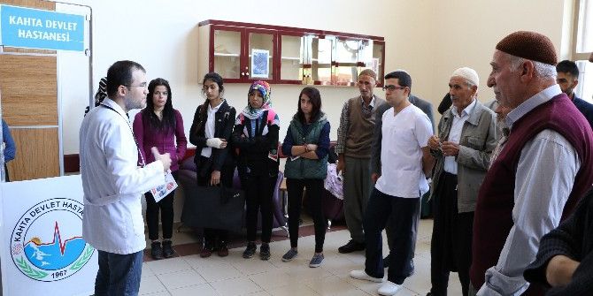 Kahta’da Gribe Karşı Farkındalık Standı Kuruldu