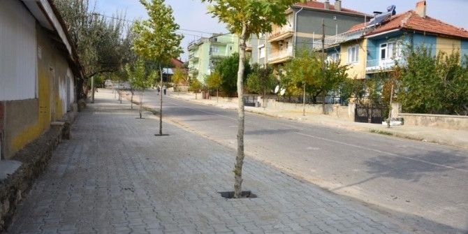 Gediz’de Yayalar İçin Yeni Yol Çalışması