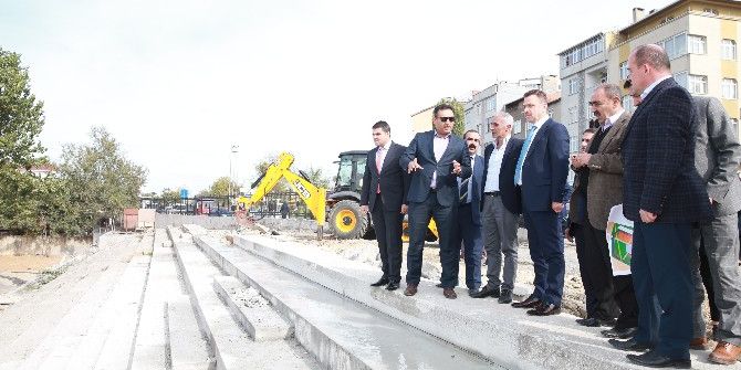 Gaziosmanpaşa’da Yeşil Alan Ve Park Çalışmaları Devam Ediyor