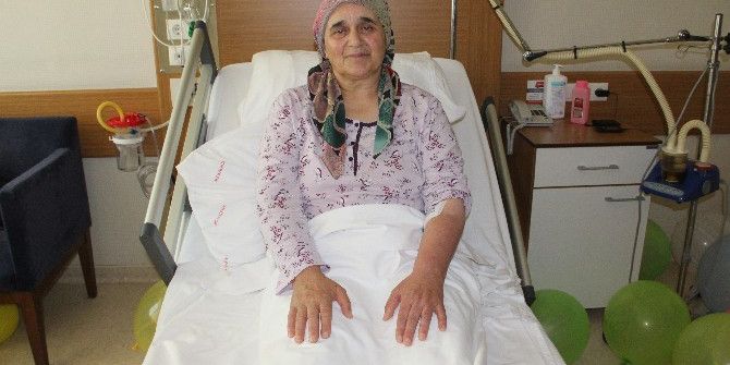 Akciğere Sıçrayan Kanserden Kapalı Ameliyatla Kurtuldu, 3 Günde Taburcu Oldu