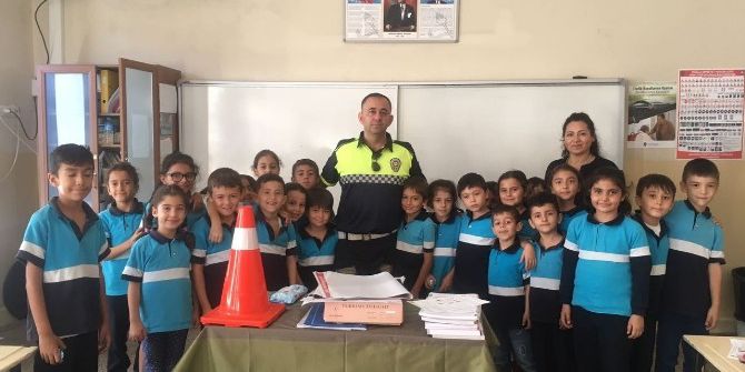 Polisten Öğrencilere Lokum Gibi Eğitim