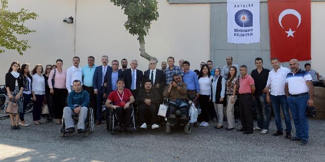 Almanya’da Yaşayan Türkler Antalyalı Engellileri Unutmadı