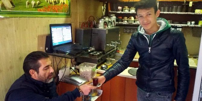 Siparişleri Whatsapp’tan Alıyor