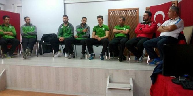 Voleybolcular Gençlerle Buluştu